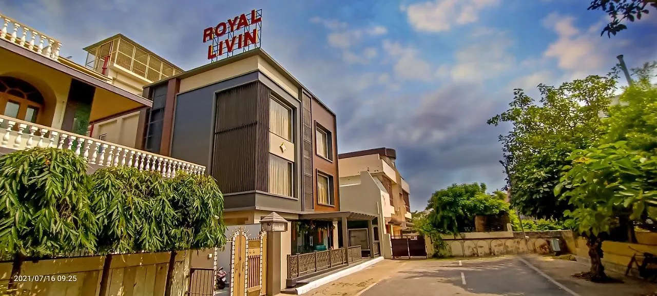Hotel Royal Livin Varanasi 3*,  India