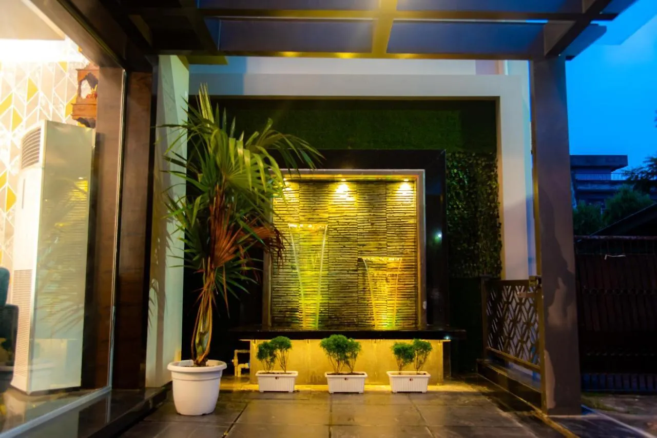 Hotel Royal Livin Varanasi