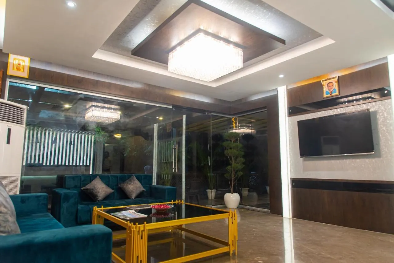 ***  Hotel Royal Livin Varanasi India
