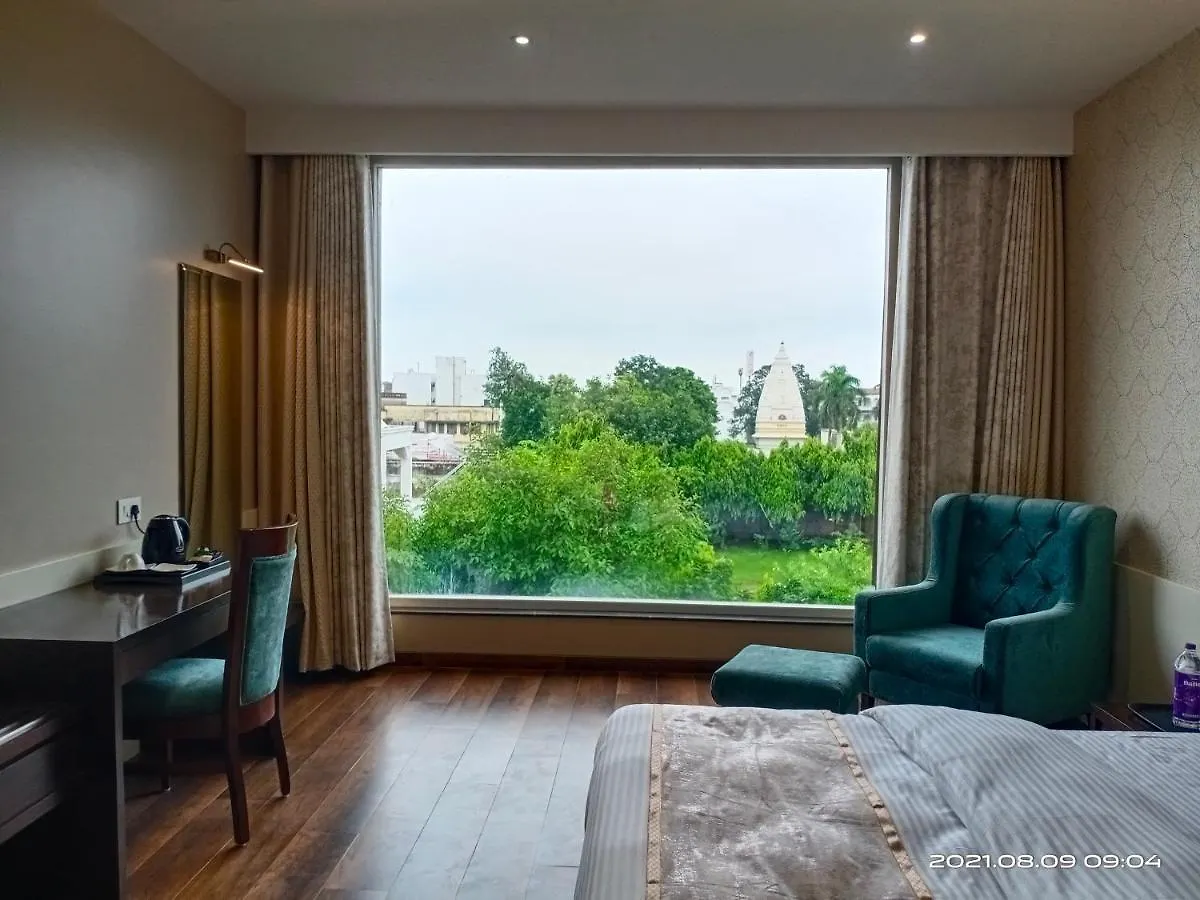 Hotel Royal Livin Varanasi 3*,