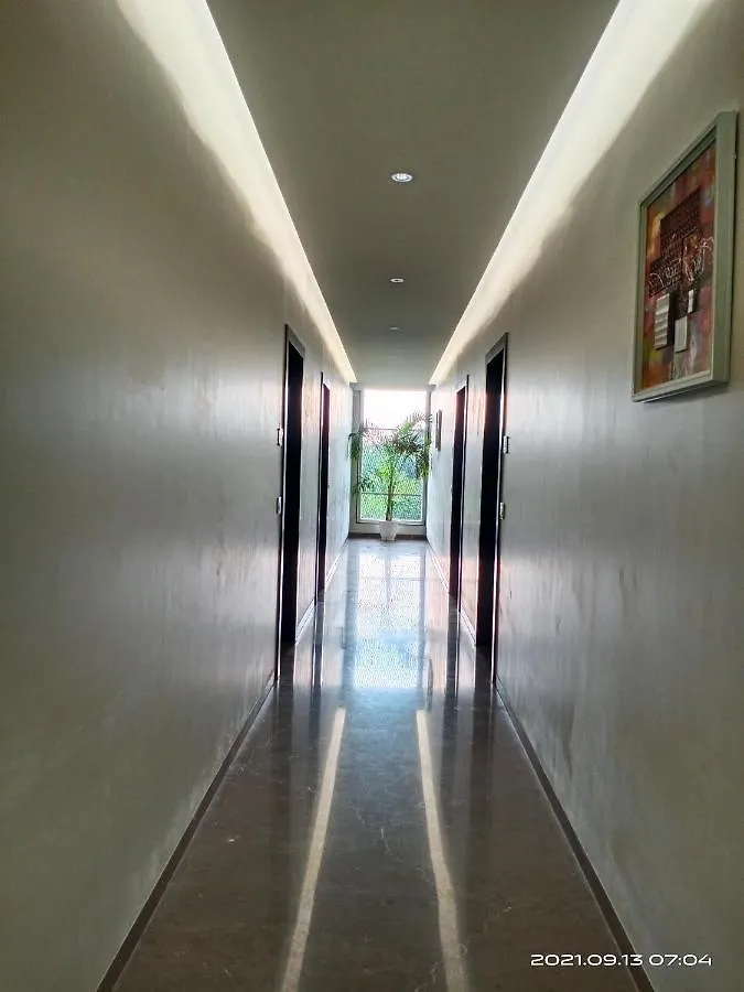 Hotel Royal Livin Varanasi 3*,