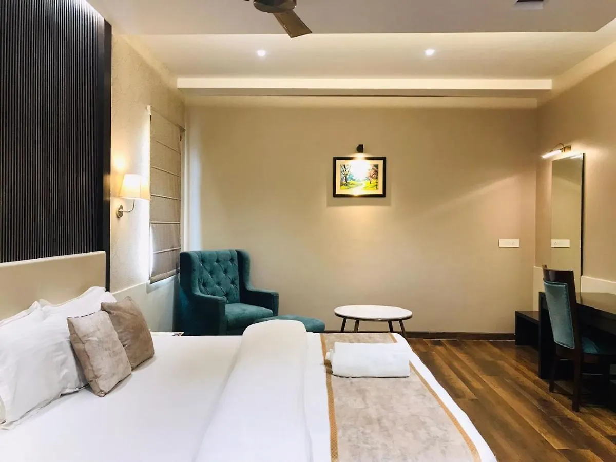 ***  Hotel Royal Livin Varanasi India