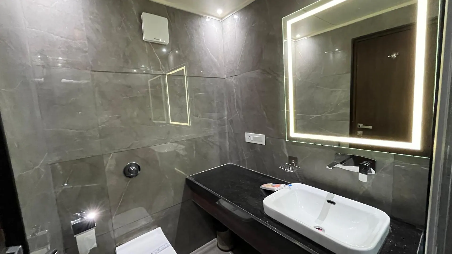 ***  Hotel Royal Livin Varanasi India